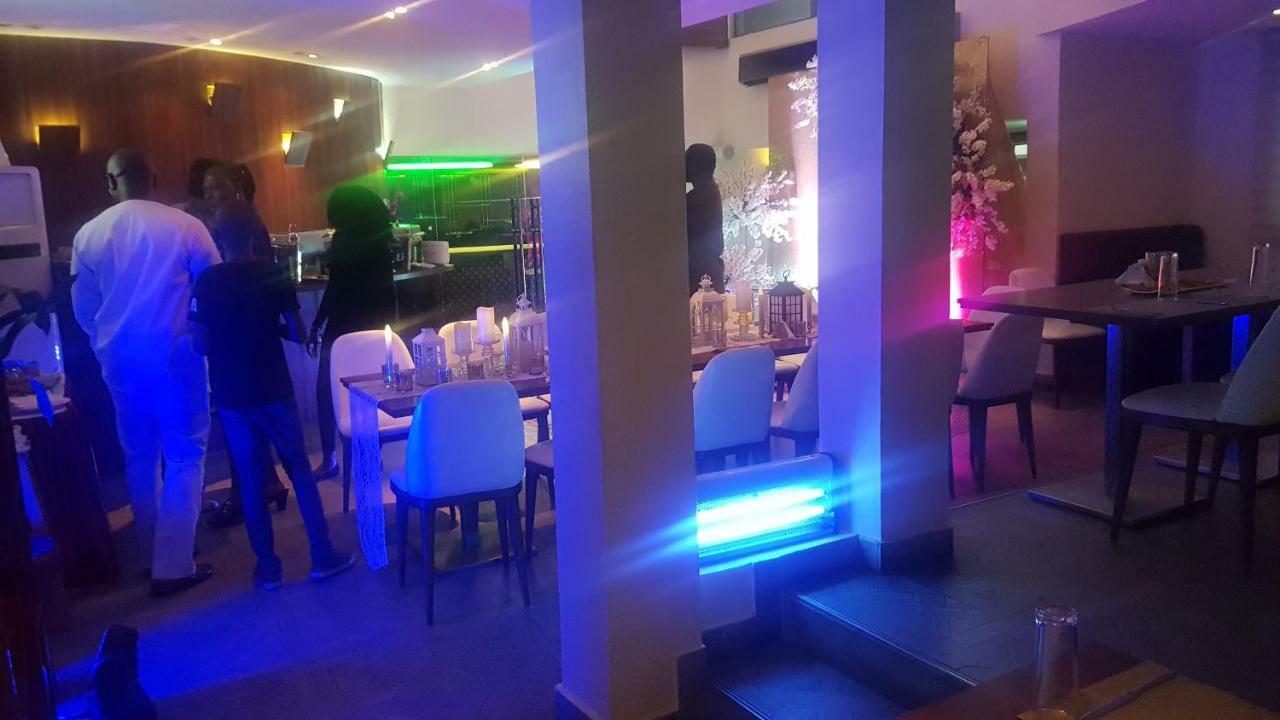 Scarlet Lodge Lagos Eksteriør bilde